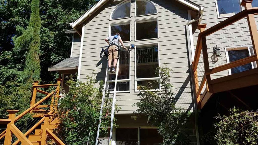 Cleaning Windows in La Center, WA